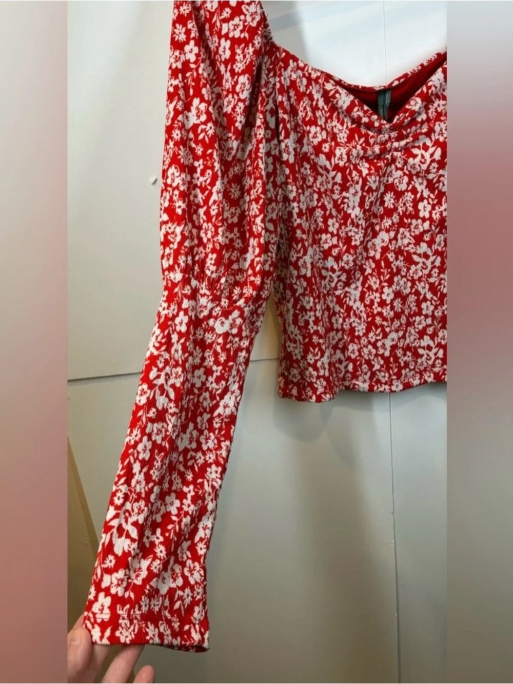 Anthropologie Red and White Floral V-neck Puff-Sleeve Boho Blouse Size L EUC